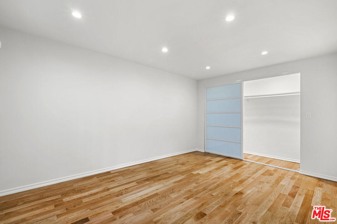 1425 N Harper Ave Unit: 3