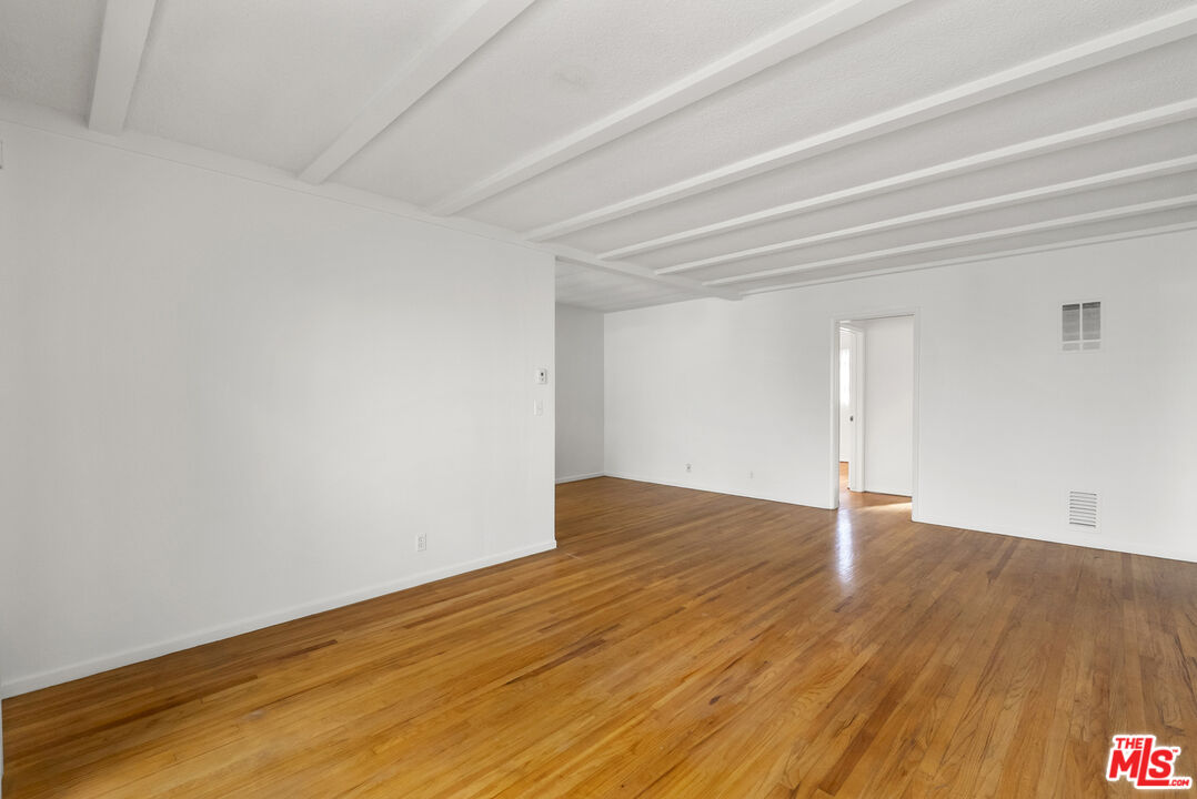 923 N San Vicente Blvd Unit: 6