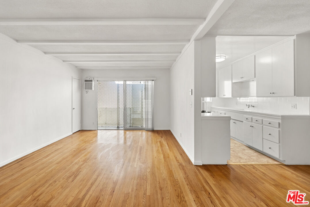 923 N San Vicente Blvd Unit: 6
