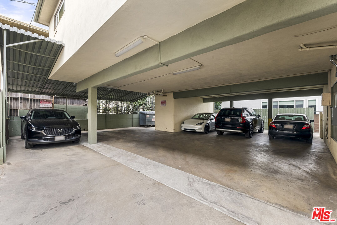 923 N San Vicente Blvd Unit: 6