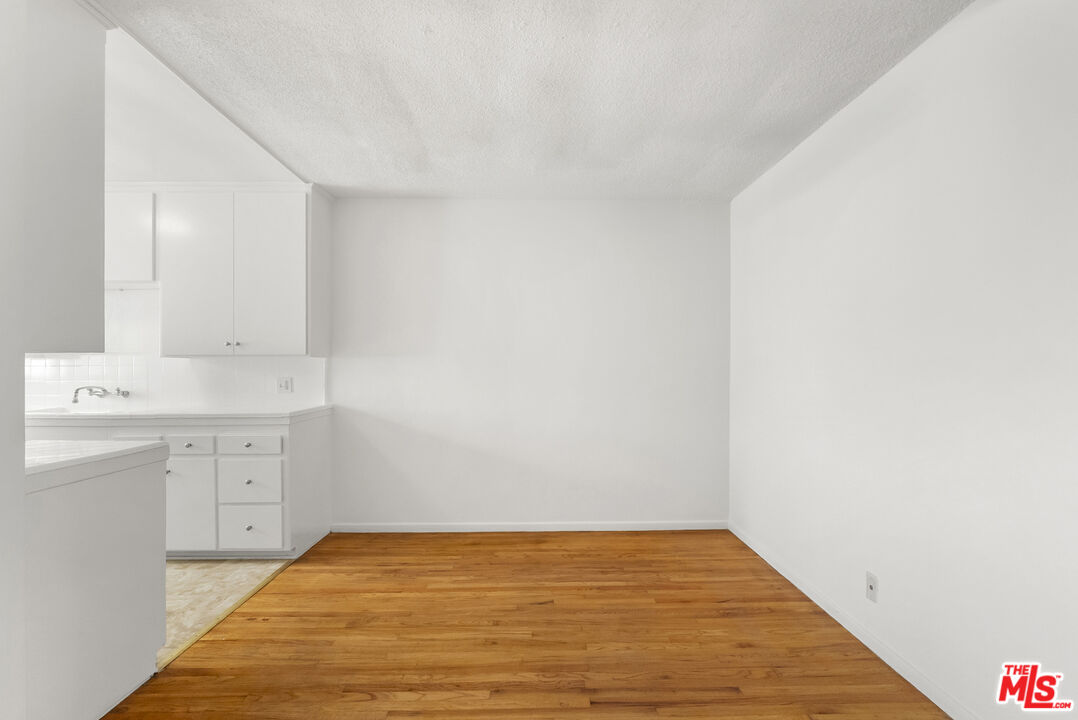 923 N San Vicente Blvd Unit: 6