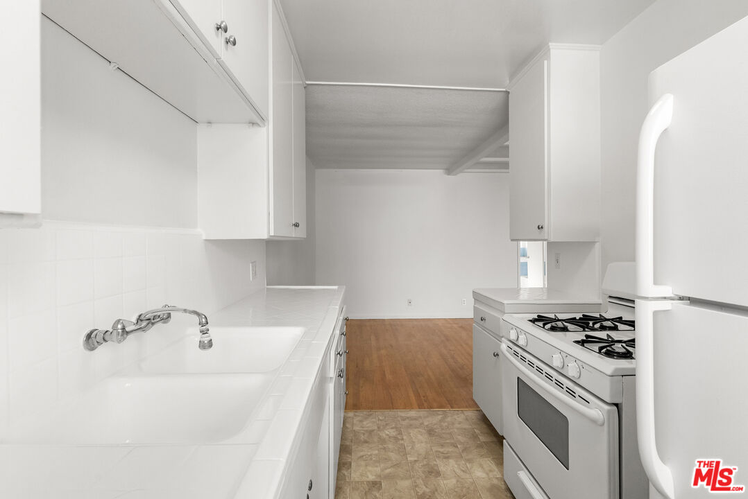 923 N San Vicente Blvd Unit: 6