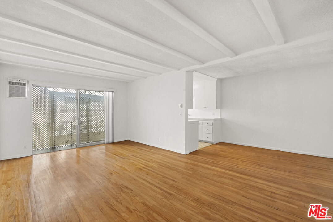 923 N San Vicente Blvd Unit: 6