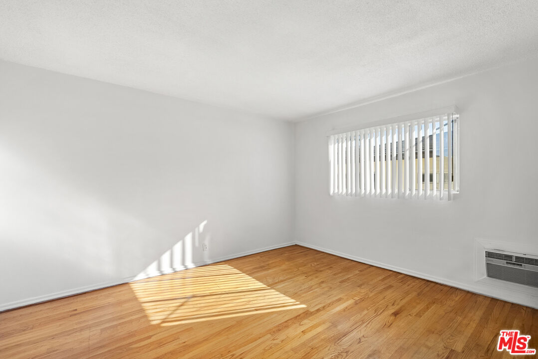 923 N San Vicente Blvd Unit: 6