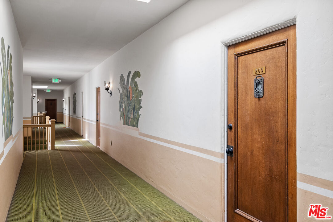 1345 N Hayworth Ave Unit: 209