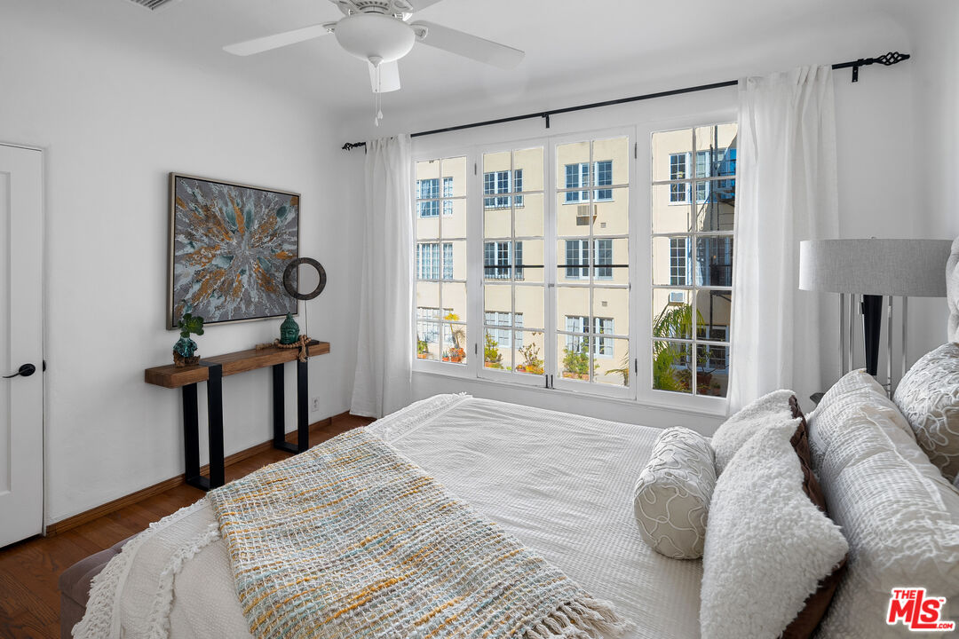 1345 N Hayworth Ave Unit: 209