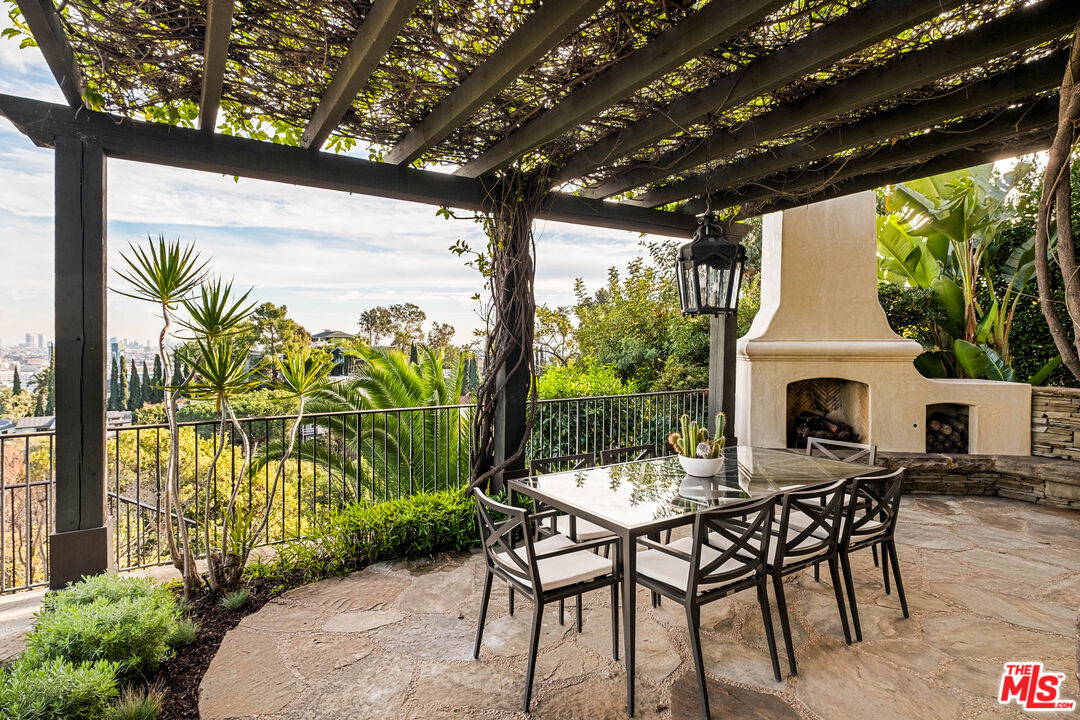 7020 La Presa Dr