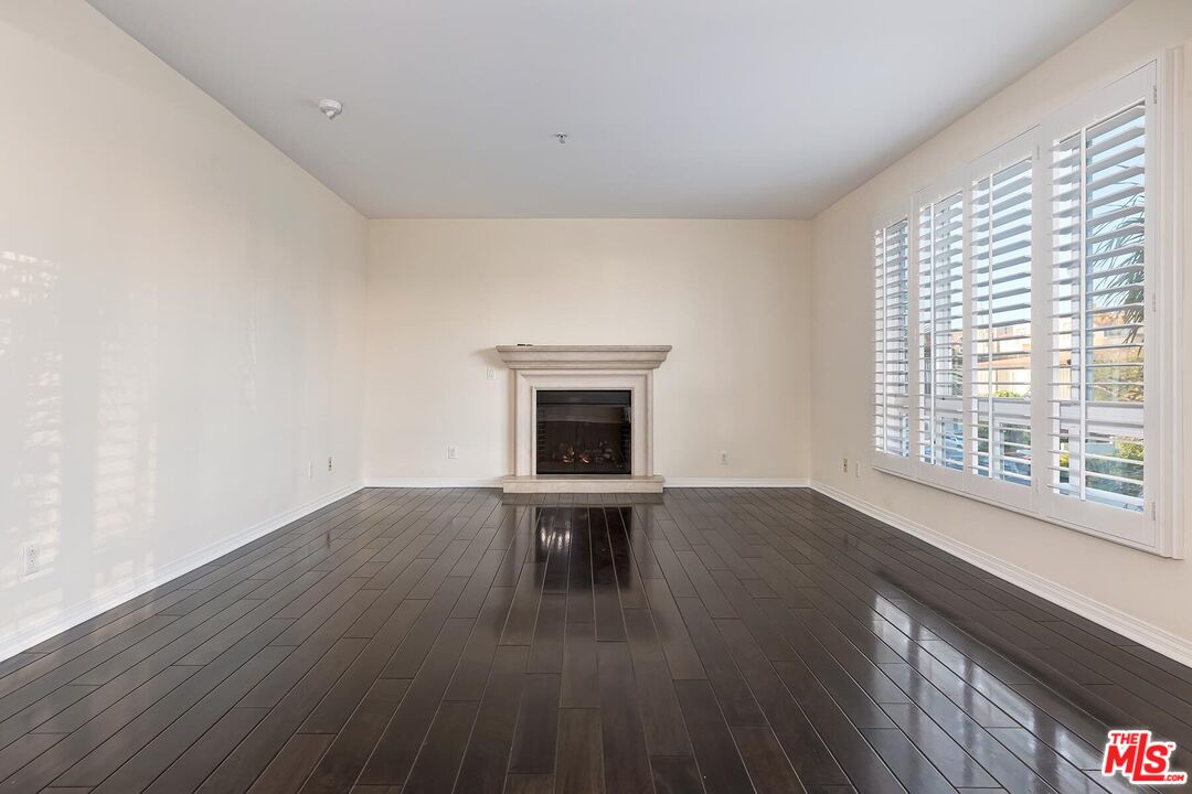 1257 Brockton Ave Unit: 302