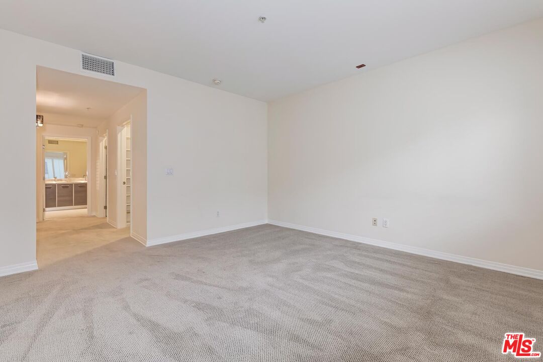 1257 Brockton Ave Unit: 302