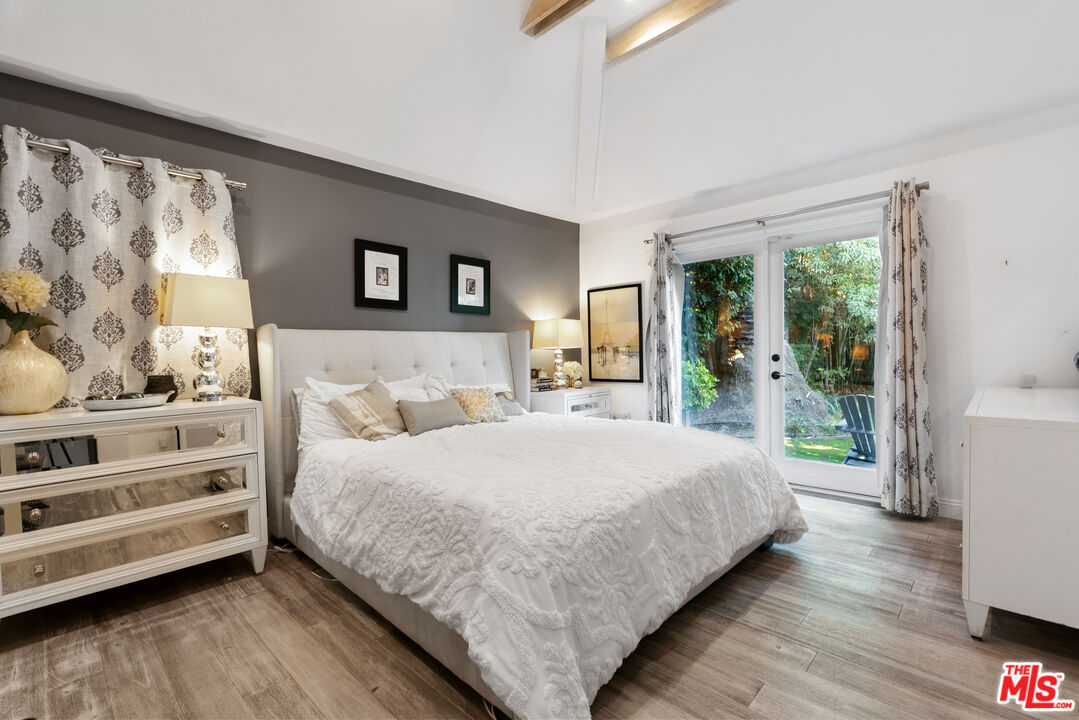 1551 S Ogden Dr