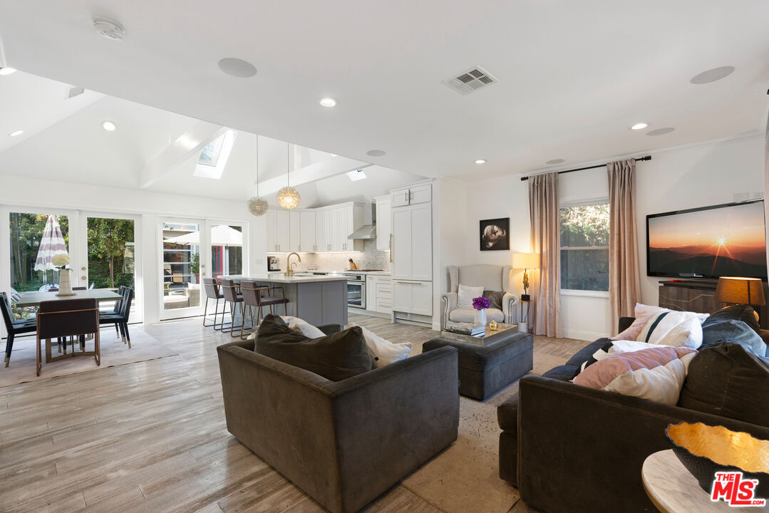 1551 S Ogden Dr