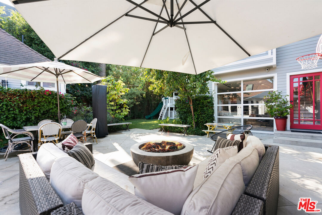 1551 S Ogden Dr