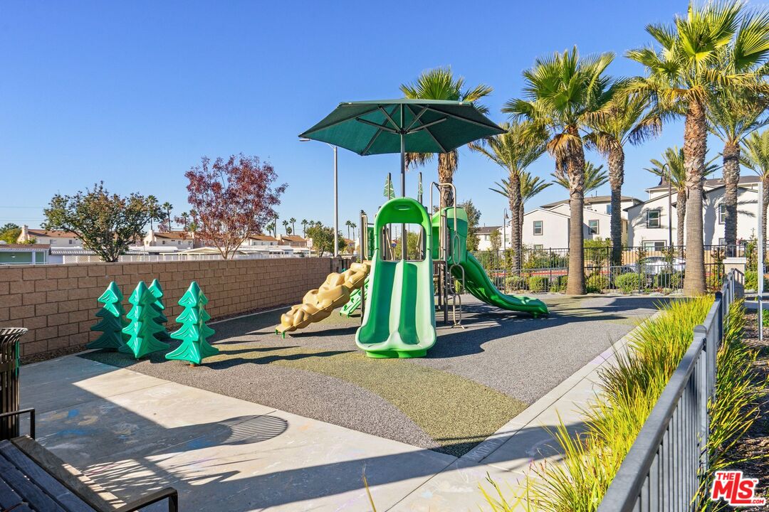1203 Beach Ln