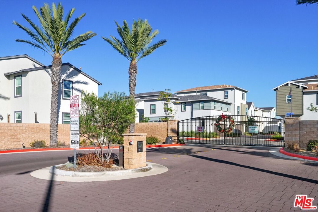 1203 Beach Ln