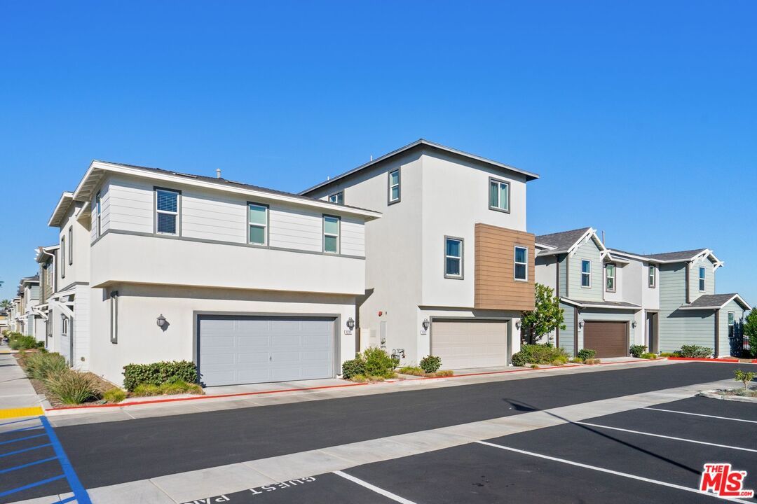 1203 Beach Ln