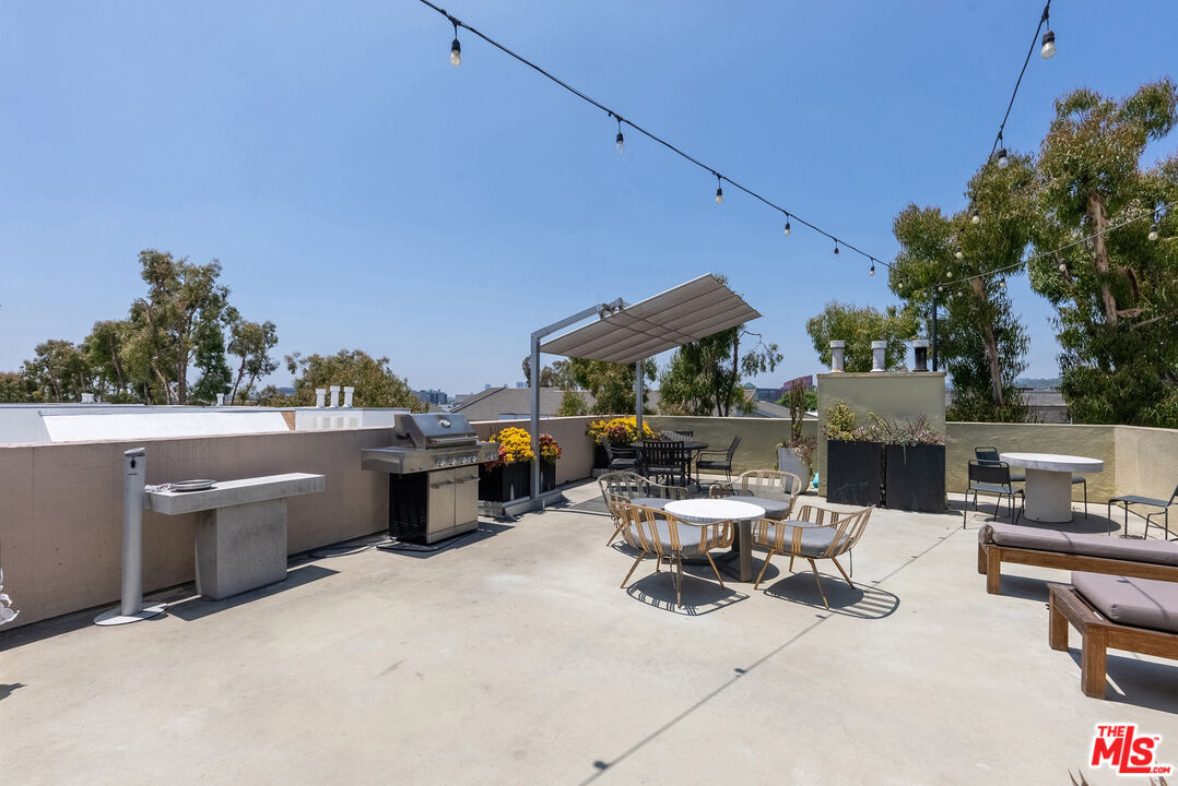 740 N Kings Rd Unit: 212