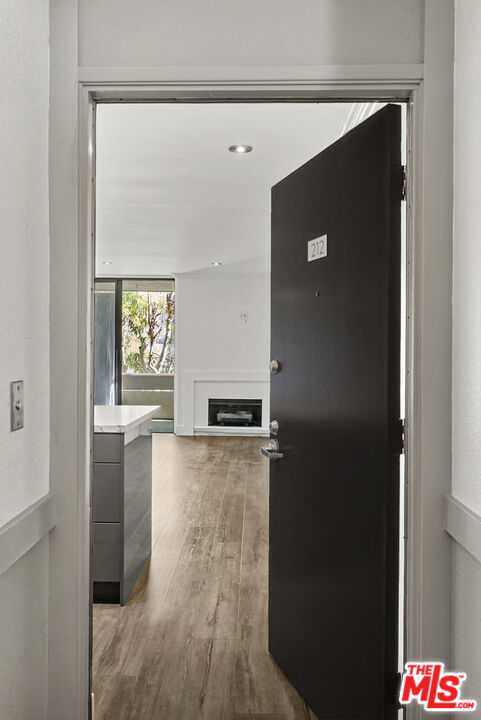 740 N Kings Rd Unit: 212