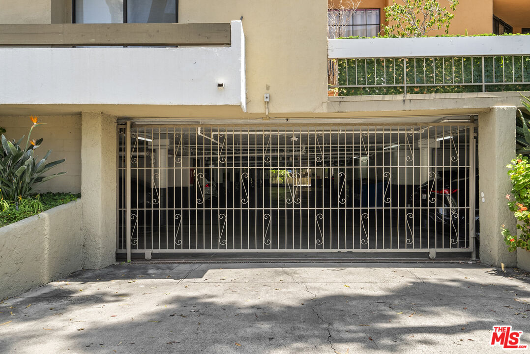 740 N Kings Rd Unit: 212
