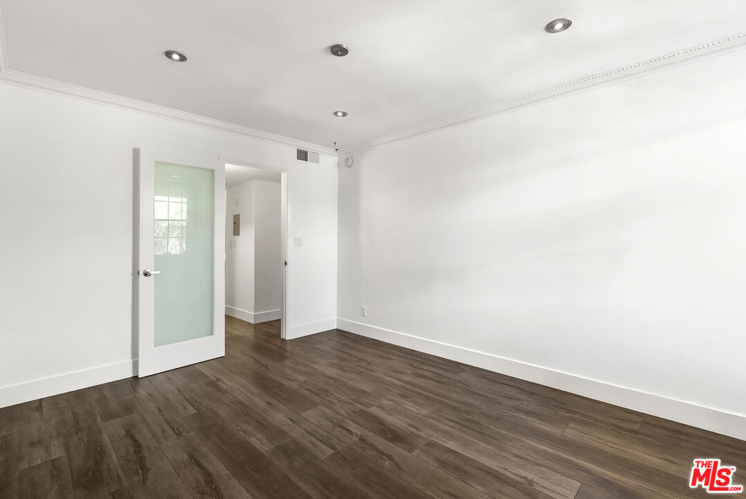 740 N Kings Rd Unit: 212
