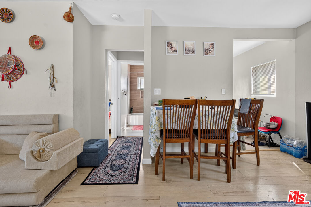 1308 W 53rd St