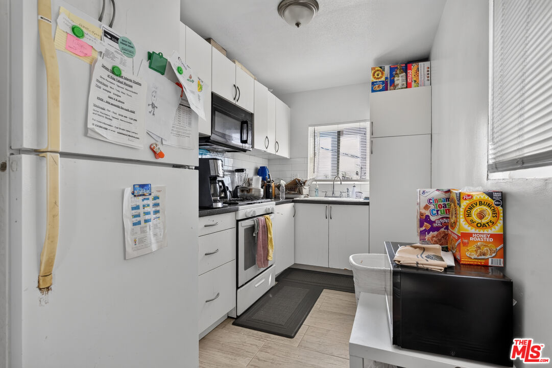 1308 W 53rd St