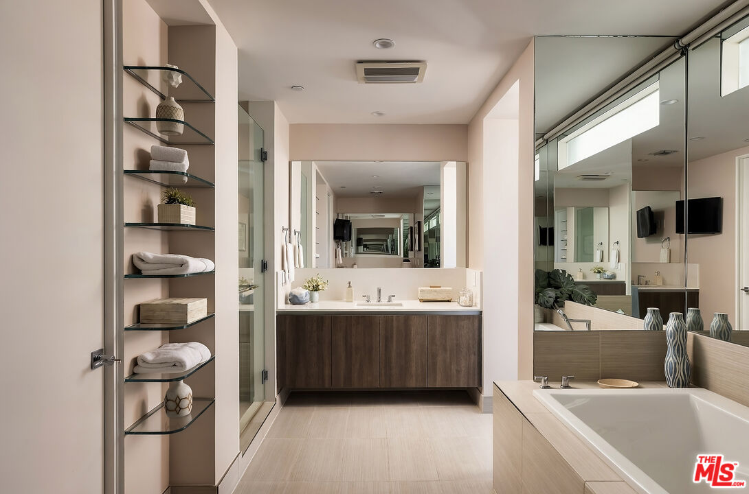 450 N Palm Dr Unit: 507