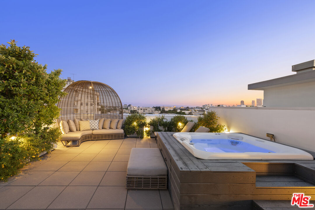 450 N Palm Dr Unit: 507