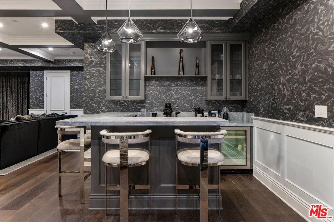 1630 Amalfi Dr