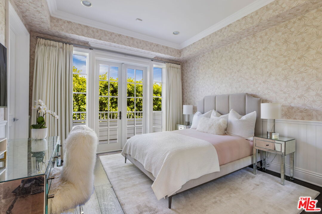 1630 Amalfi Dr