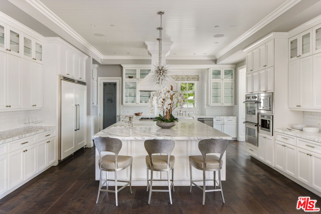 1630 Amalfi Dr