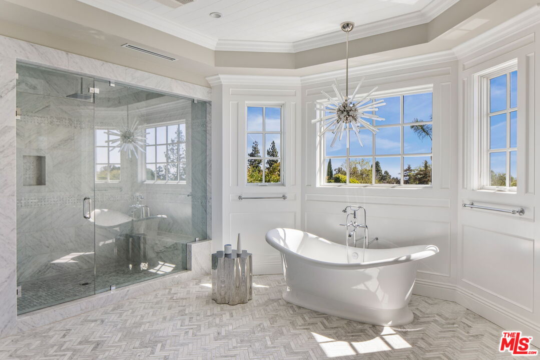 1630 Amalfi Dr