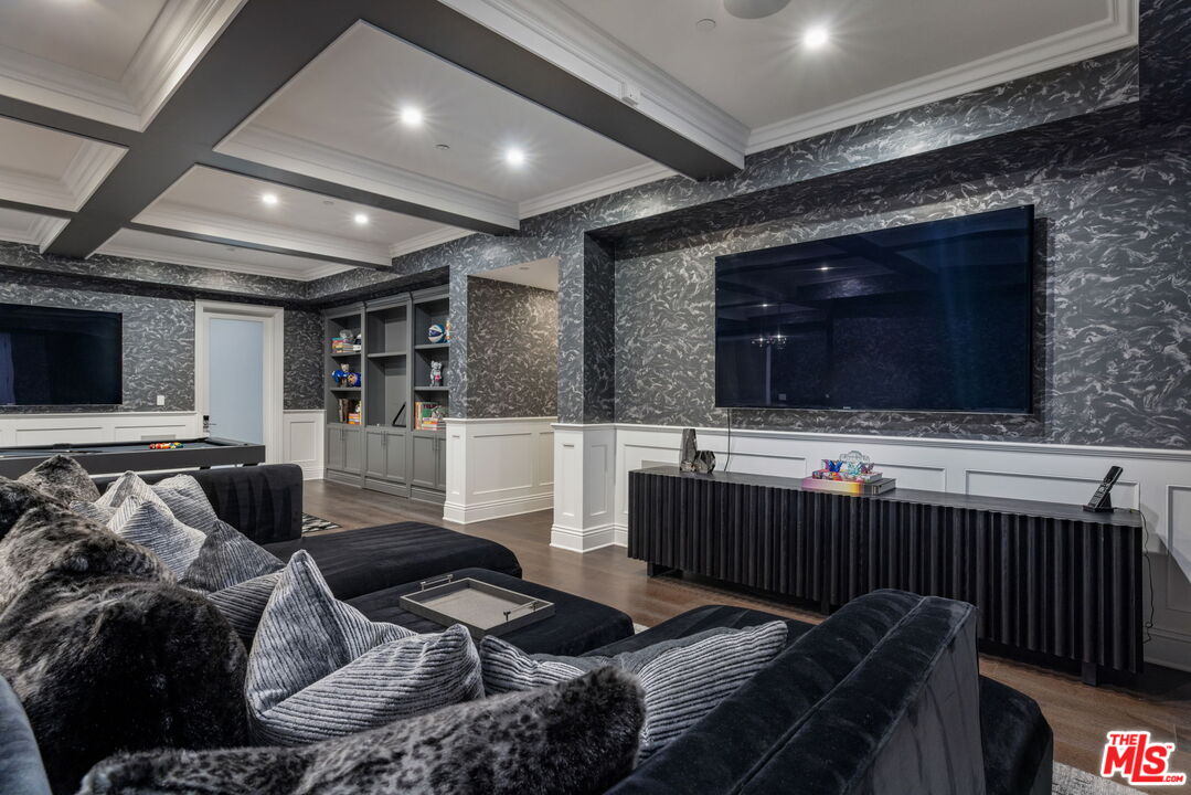 1630 Amalfi Dr