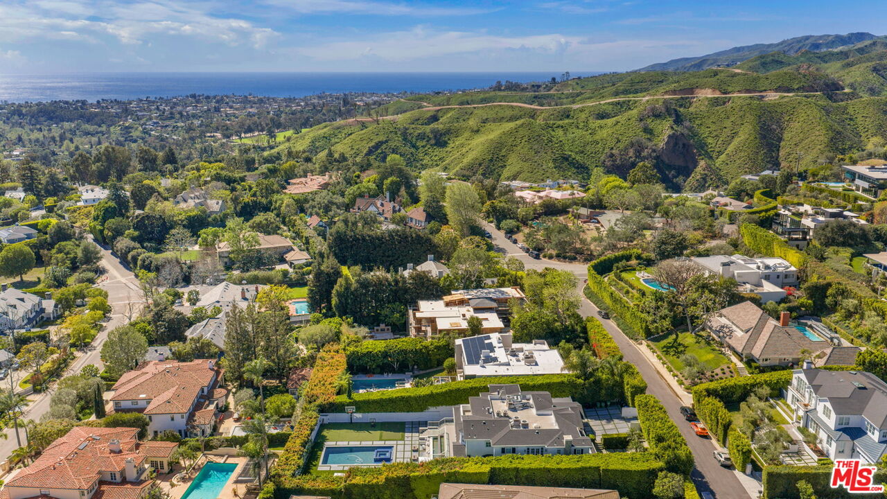 1630 Amalfi Dr