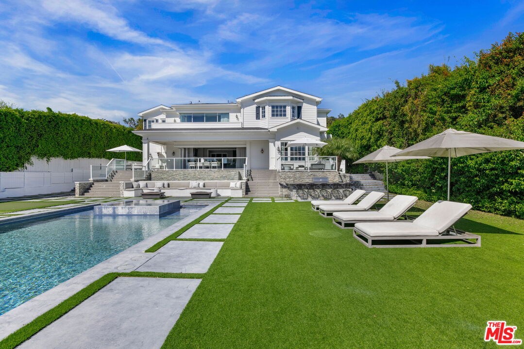 1630 Amalfi Dr