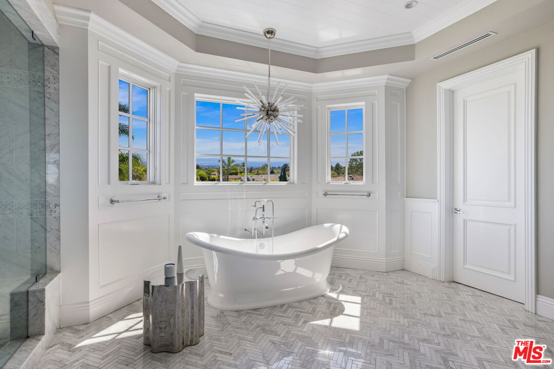 1630 Amalfi Dr