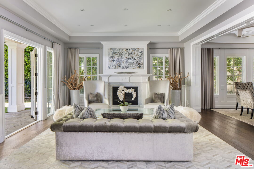 1630 Amalfi Dr