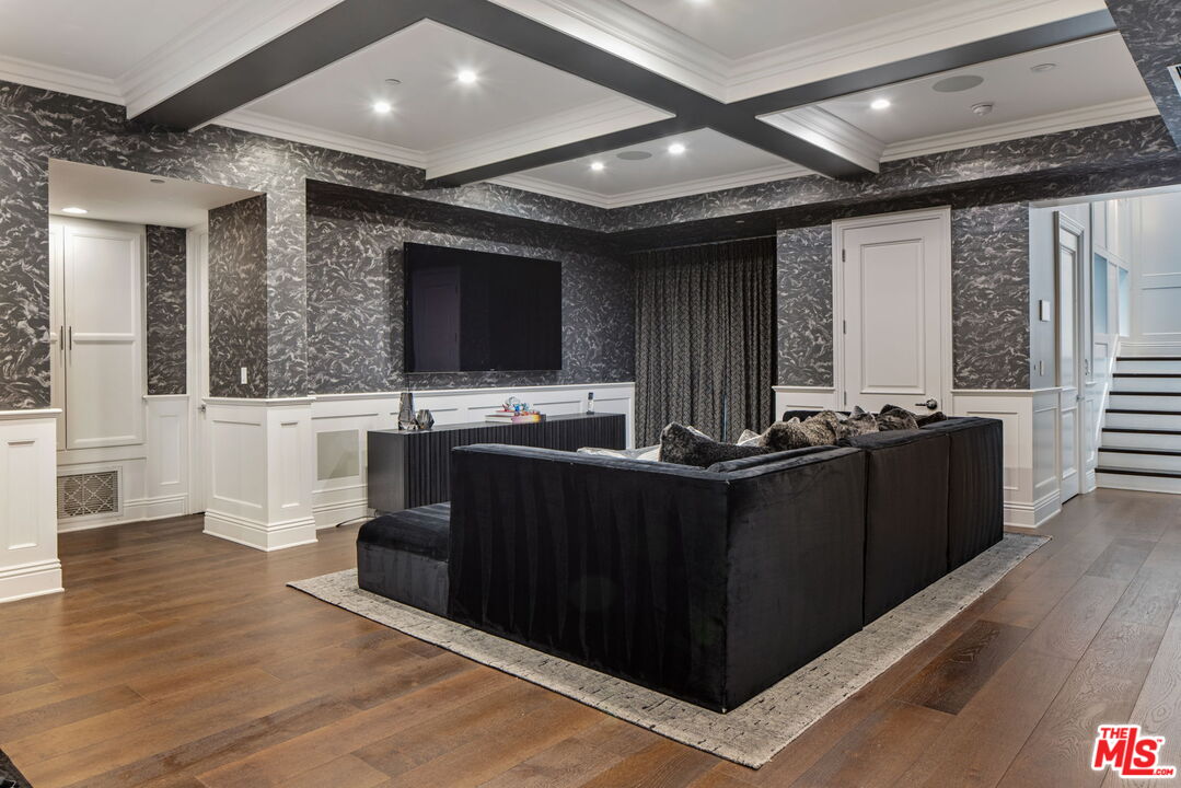 1630 Amalfi Dr