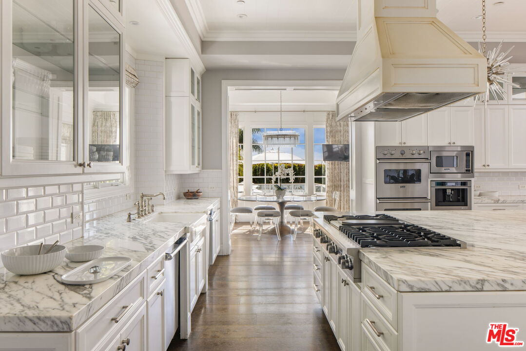 1630 Amalfi Dr