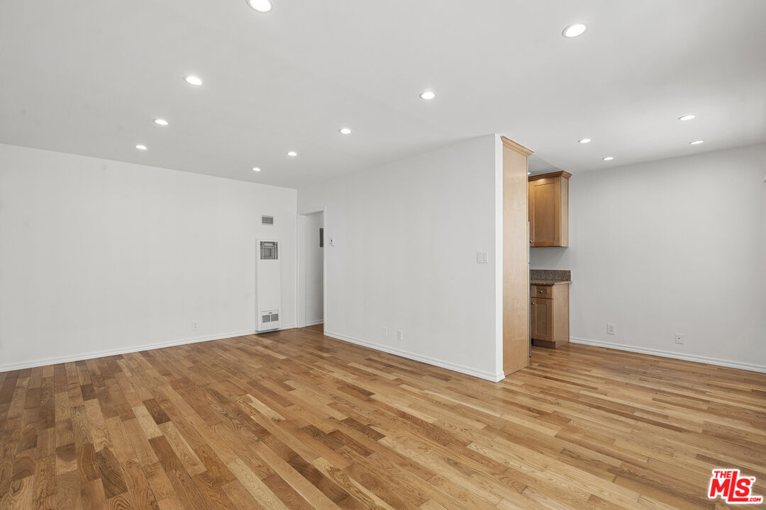 923 N San Vicente Blvd Unit: 7