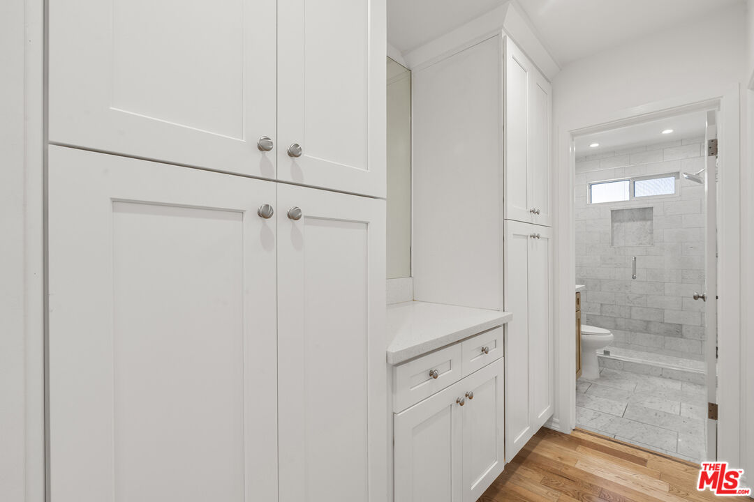 923 N San Vicente Blvd Unit: 7