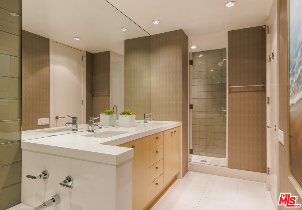 9255 Doheny Rd Unit: 1003