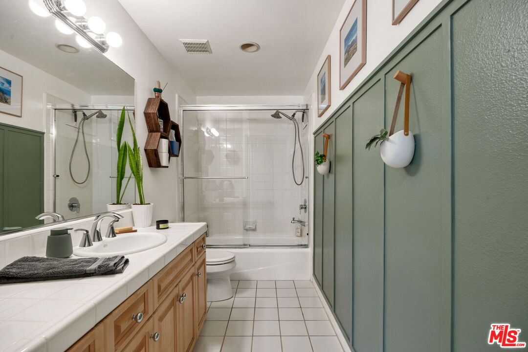 4400 Cartwright Ave Unit: 102