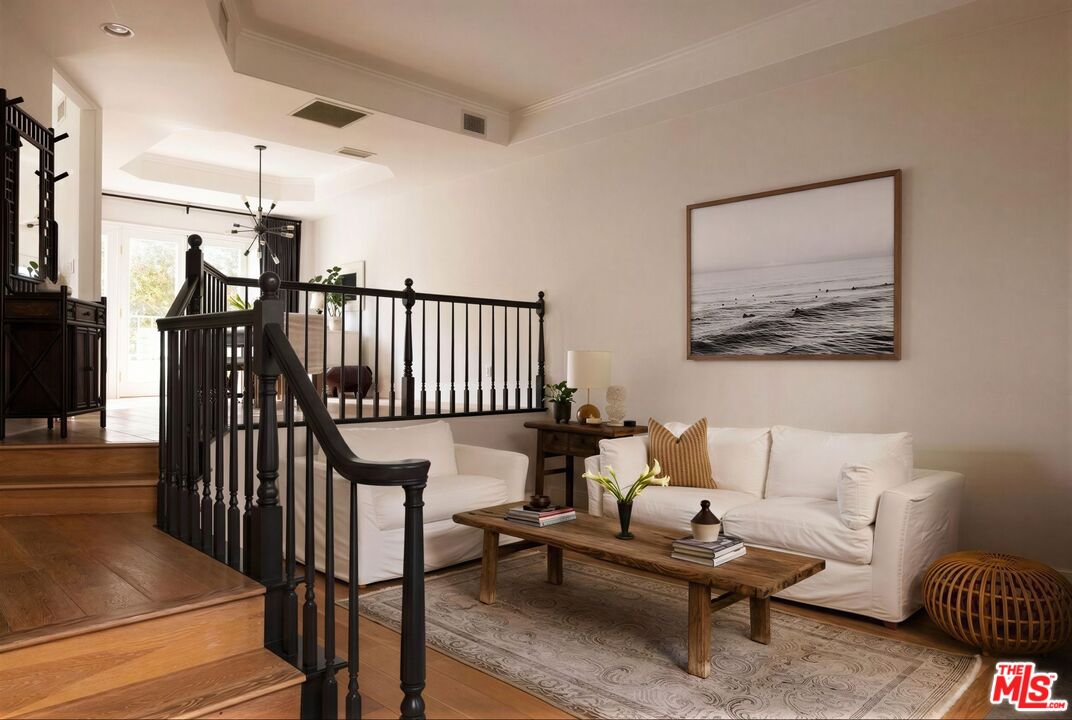 4424 Moorpark Way Unit: 5