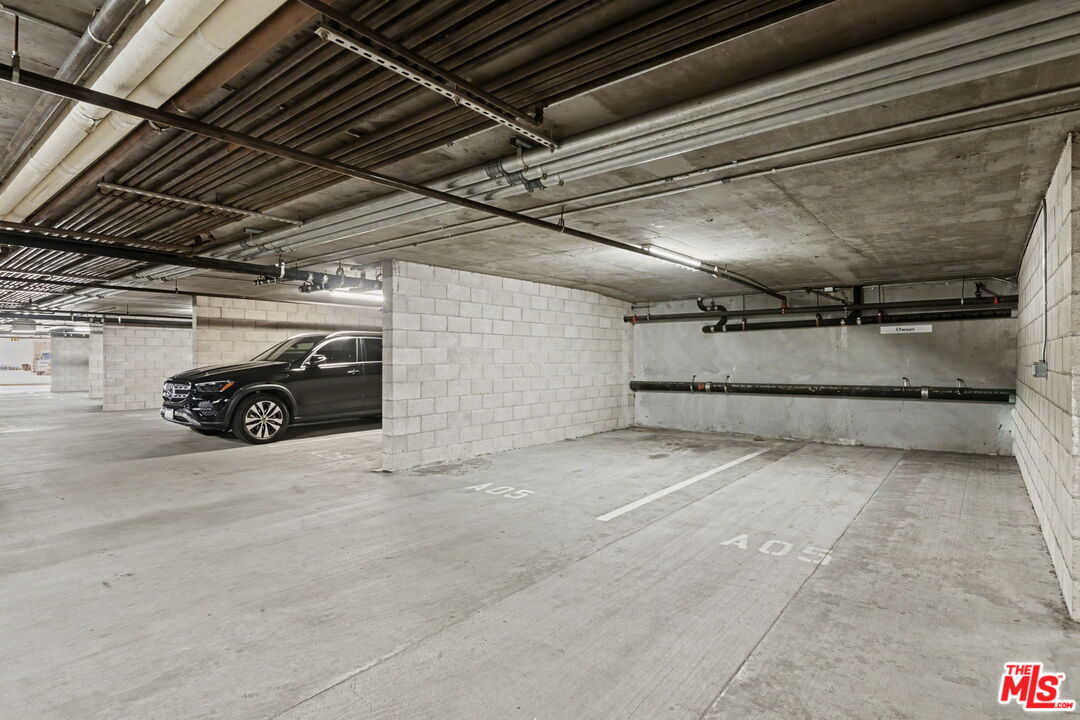 700 Main St Unit: 5
