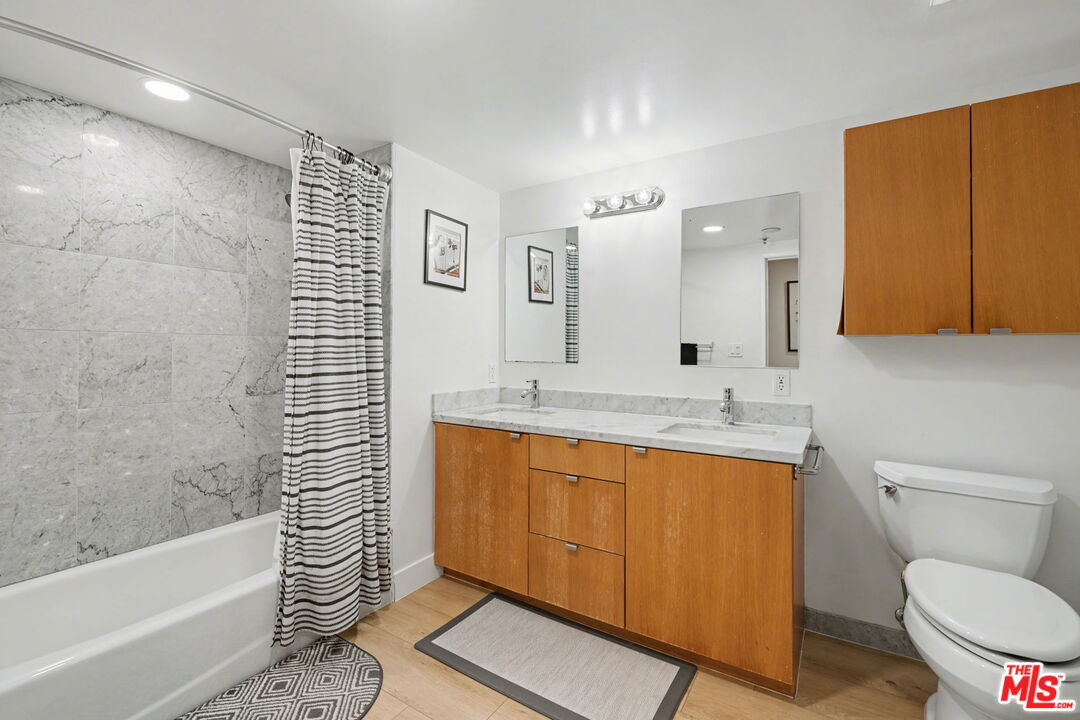 700 Main St Unit: 5