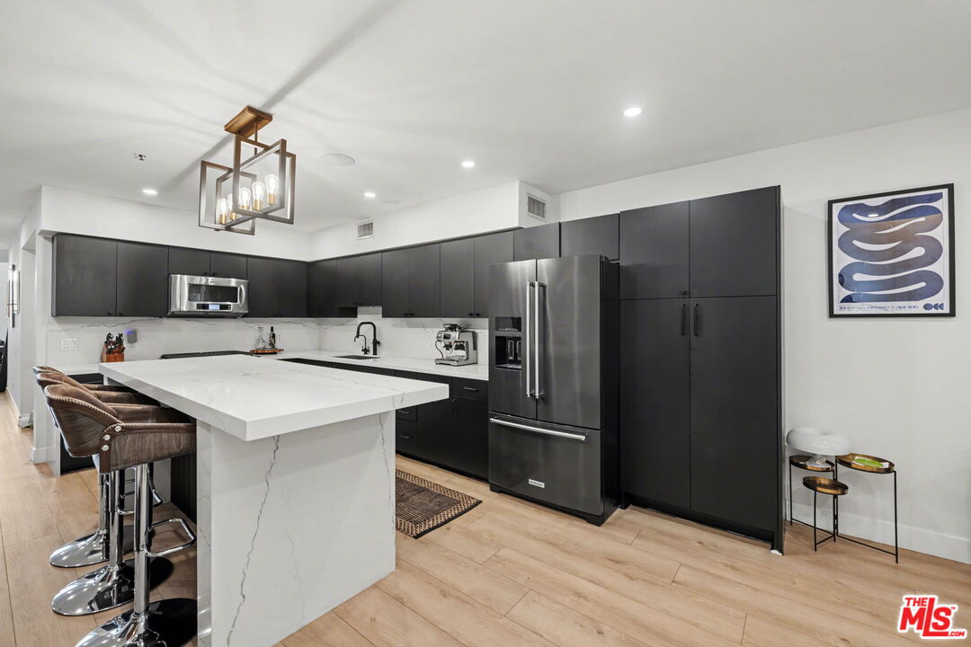 700 Main St Unit: 5
