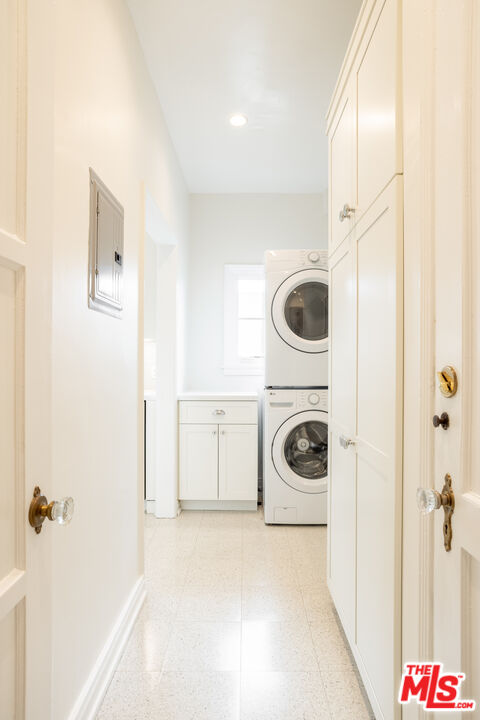 442 S Maple Dr Unit: 1/2