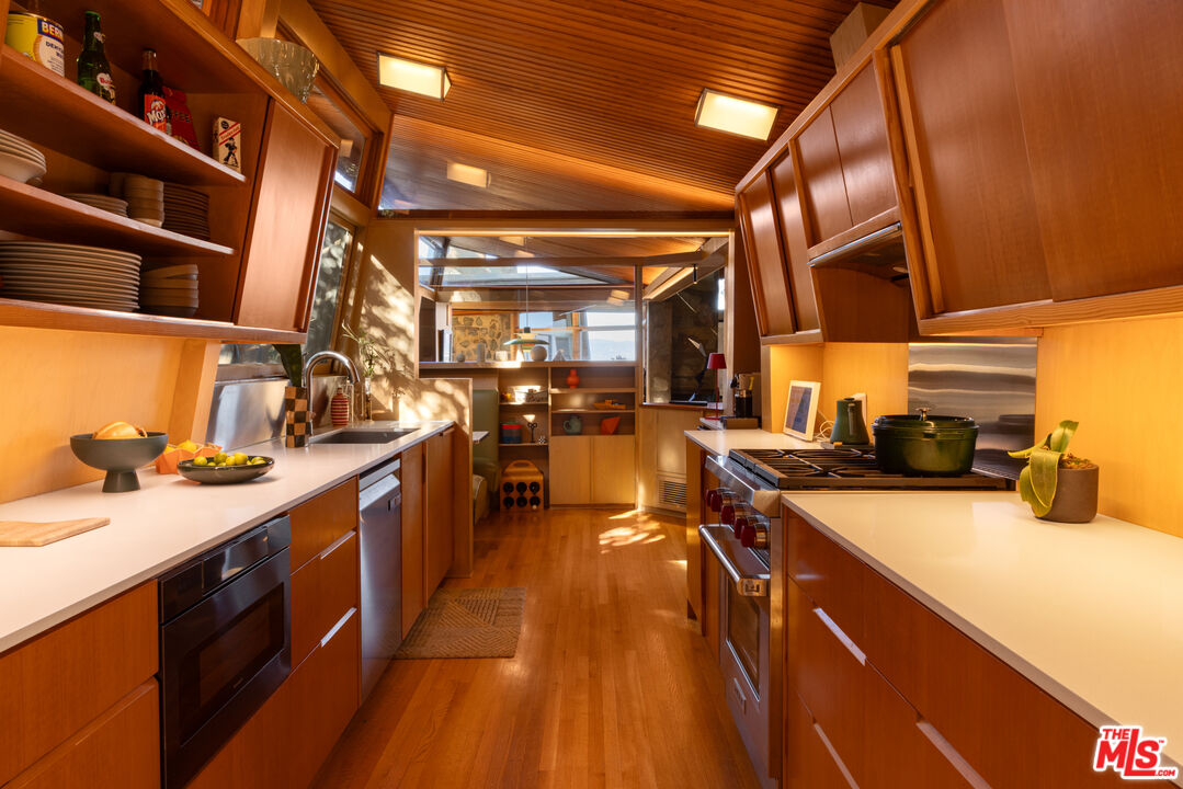 3580 Multiview Dr