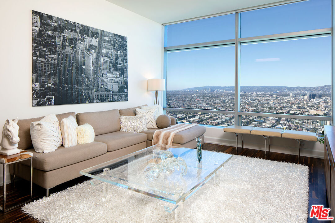 900 W Olympic Blvd Unit: 40F