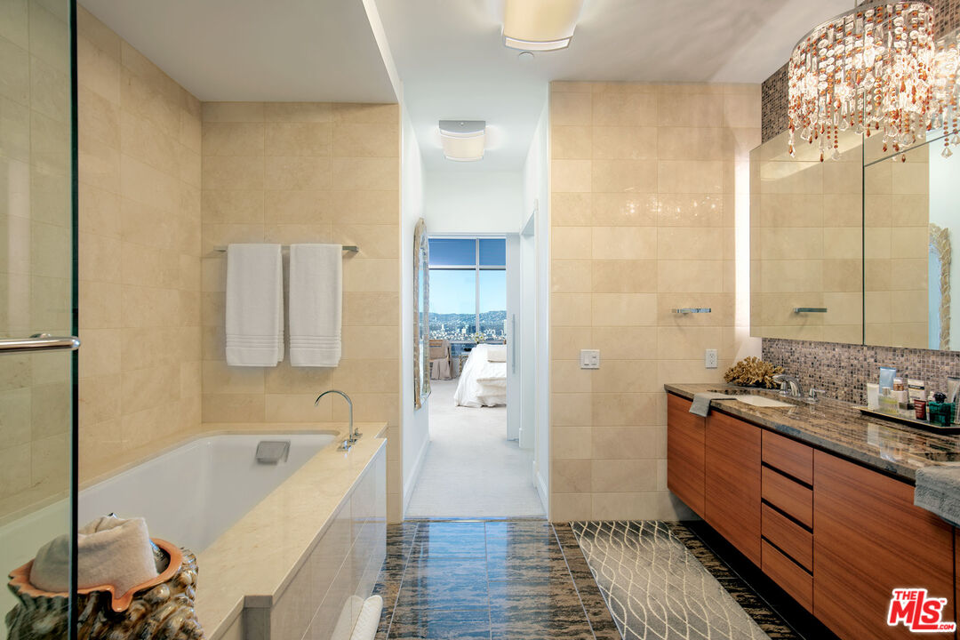 900 W Olympic Blvd Unit: 40F